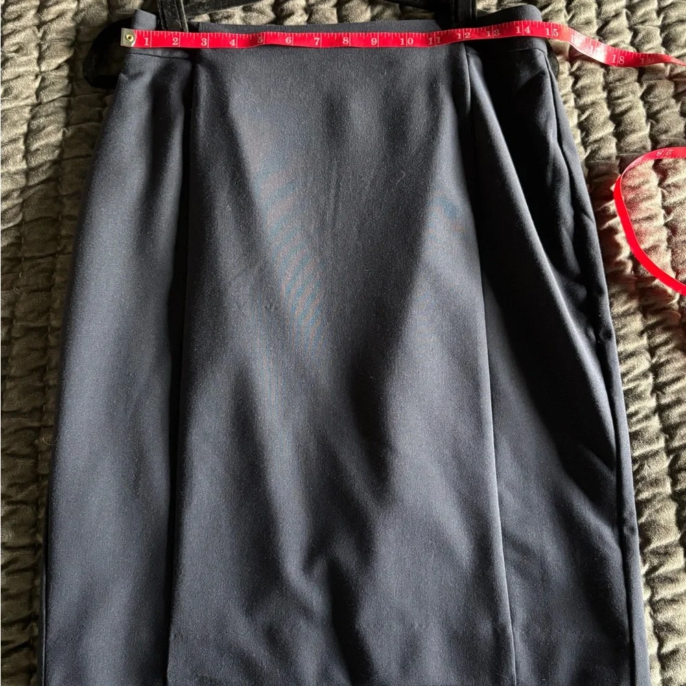 NWOT Ann Taylor Pencil skirt 4P Navy perfect condition - Picture 6 of 7